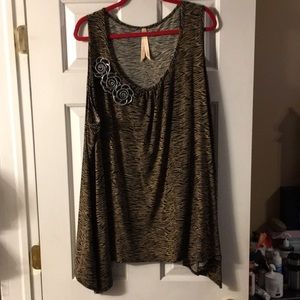 Avenue luxe collection brown and black tank top with zipper flowers  size 26/28